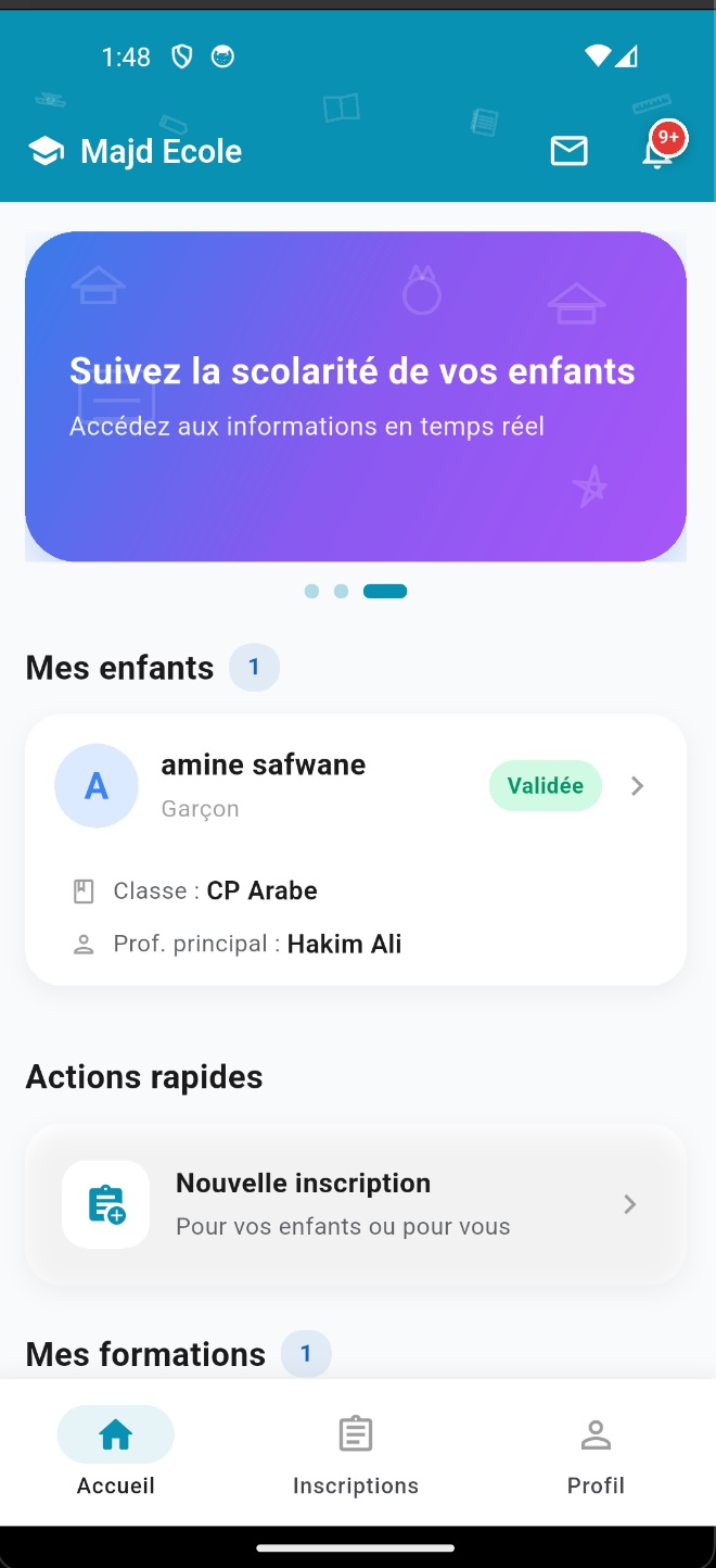 Application mobile ElMajdSchool — écran d'accueil parent avec vue d'ensemble enfants et formations
